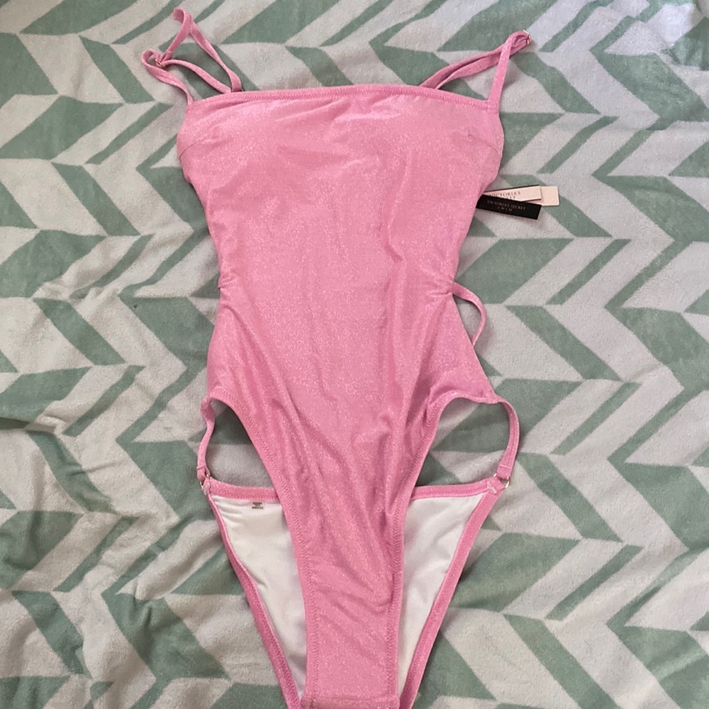 Brand new! Never worn vs swim.